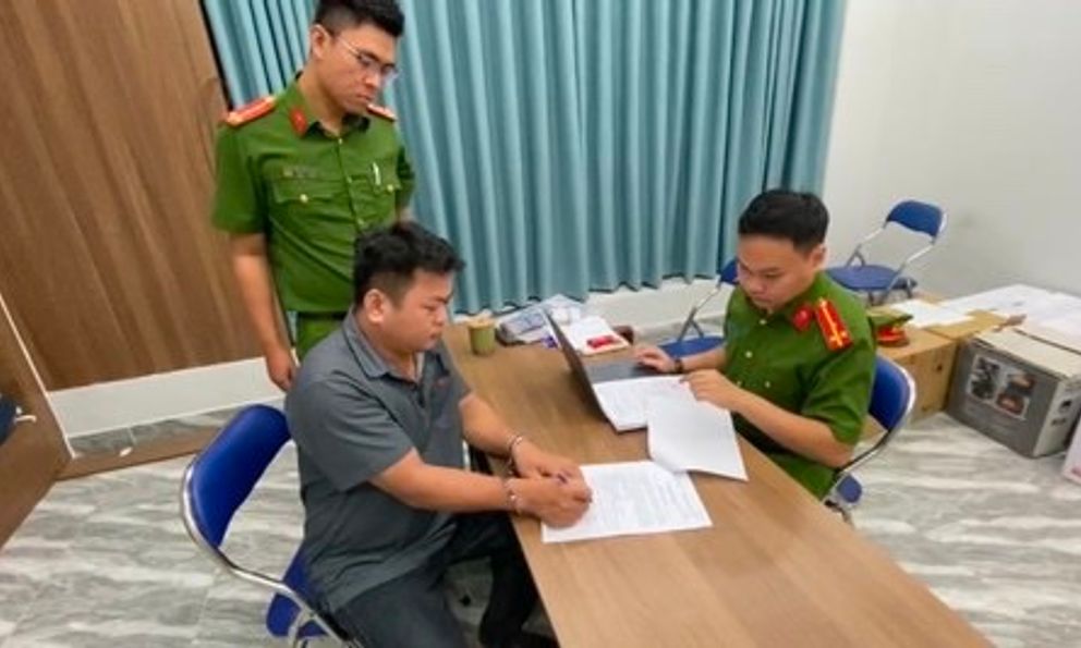 Công an TP.HCM tìm các nạn nhân bị Trần Tấn Hoàng lừa đảo 