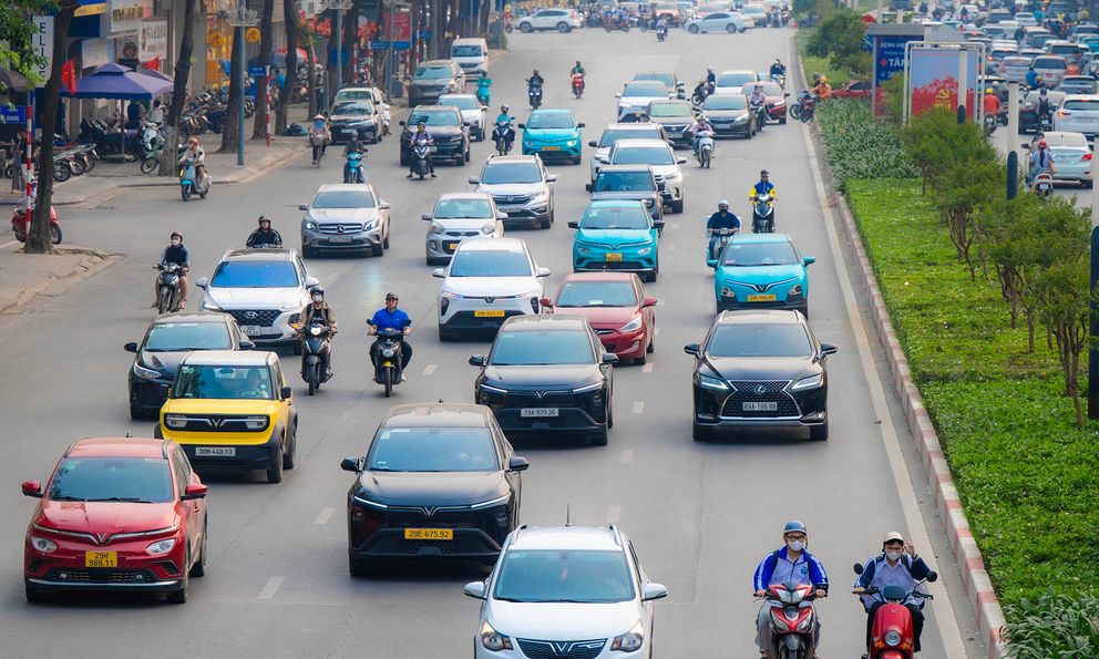 Hà Nội trong một khung hình: 50% là xe điện!