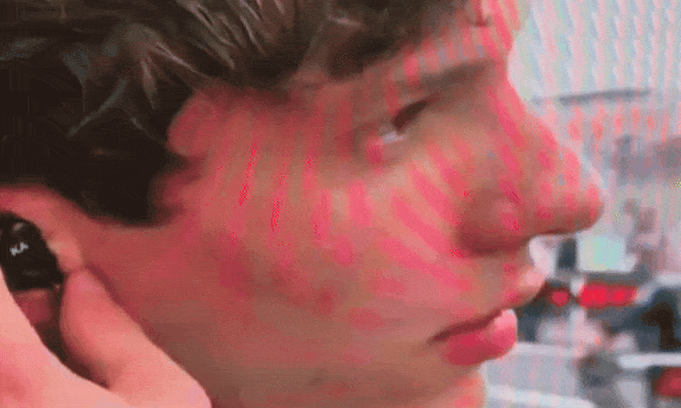 Cú nháy mắt hút hơn 10 triệu view của nam thần đua xe Kimi Antonelli