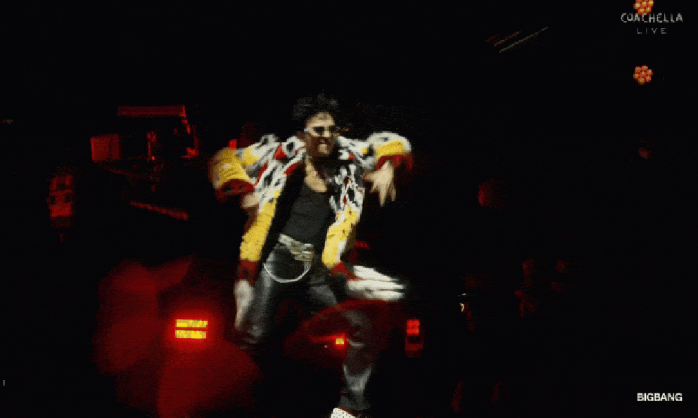 Cả Coachella vỡ trận vì BIGBANG: Xúc động với loạt hit huyền thoại, 20 năm chờ đợi đúng 1 khoảnh khắc!