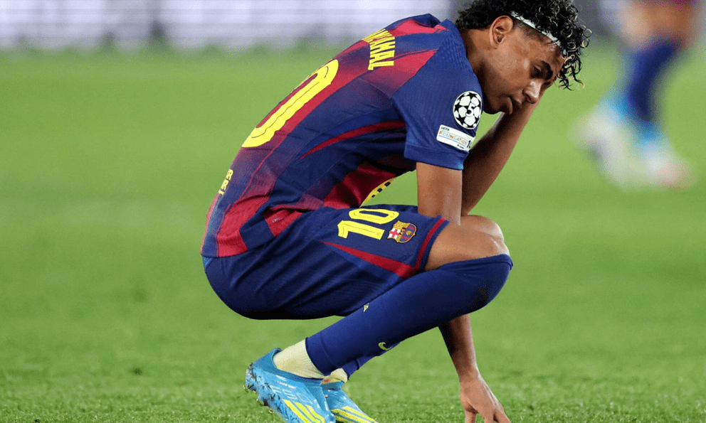 Lamine Yamal lập kỷ lục vô tiền khoáng hậu nhưng vẫn suy sụp khi Barca cay đắng rời Champions League