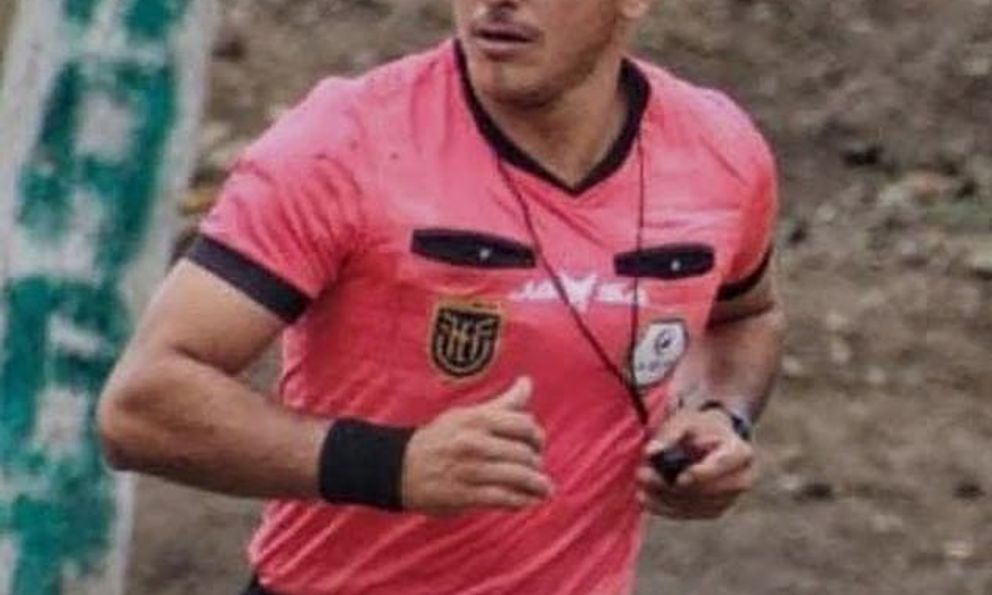 Trọng tài bị bắn chết ngay giữa trận đấu bóng đá gây xôn xao 