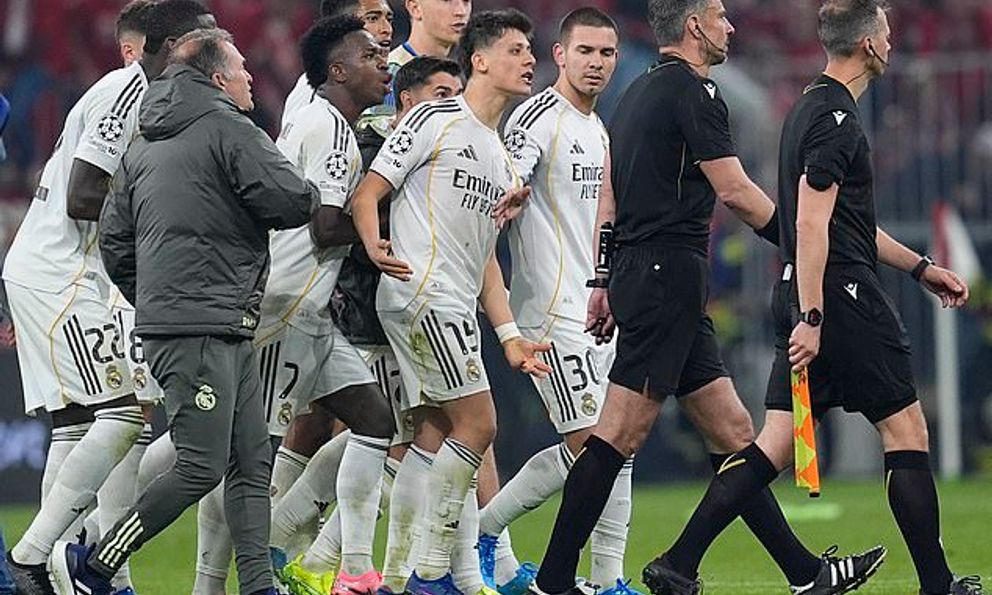 Trận tứ kết Champions League vs Bayern căng thẳng thế nào mà dàn sao Real Madrid giận dữ đòi 