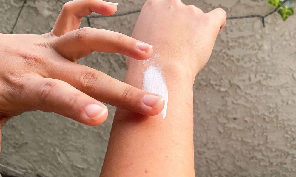 Lời khuyên từ Tiến sĩ da liễu đến tất cả người dùng kem chống nắng: Nhất định phải tìm 2 thứ trên thân chai để tránh ung thư