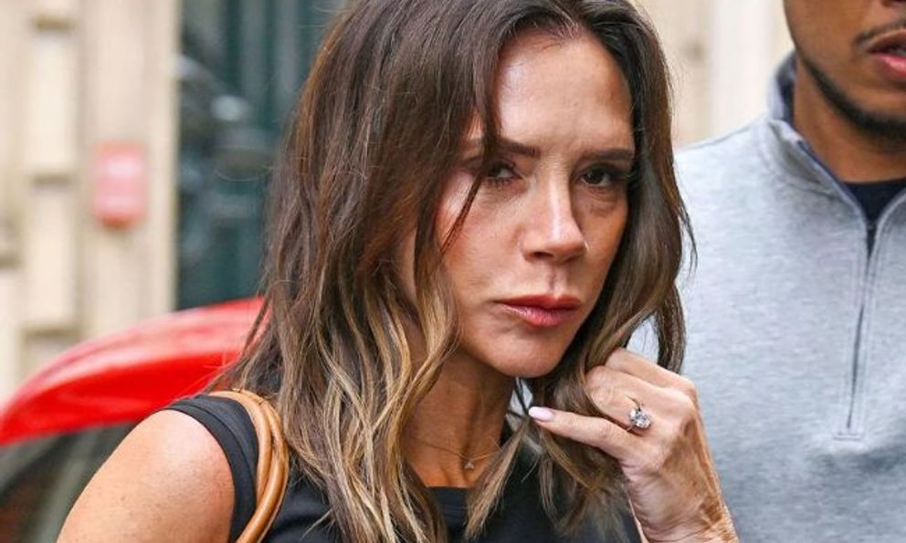 Victoria Beckham thua thảm