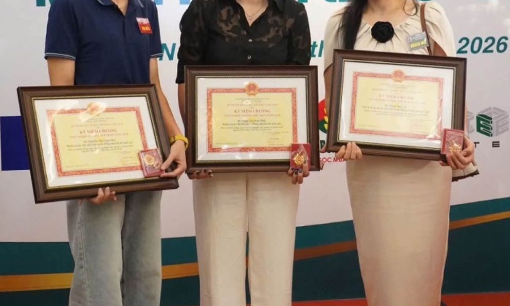 Hoa khôi bóng chuyền Kim Huệ, Phạm Thị Yến và Ngọc Hoa hội ngộ: Cả một bầu trời thanh xuân ùa về 