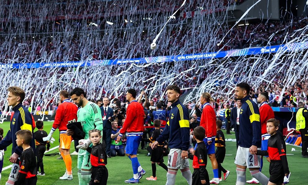 Trận Atletico Madrid hoà kịch tính Arsenal trắng xoá vì giấy vệ sinh