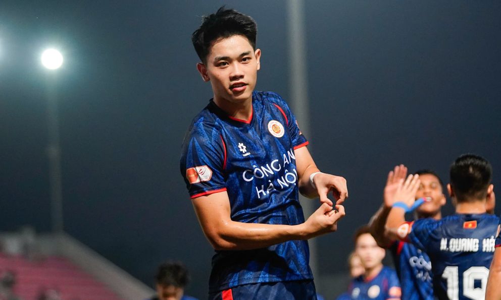 Đình Bắc xuất sắc nhất V.League 