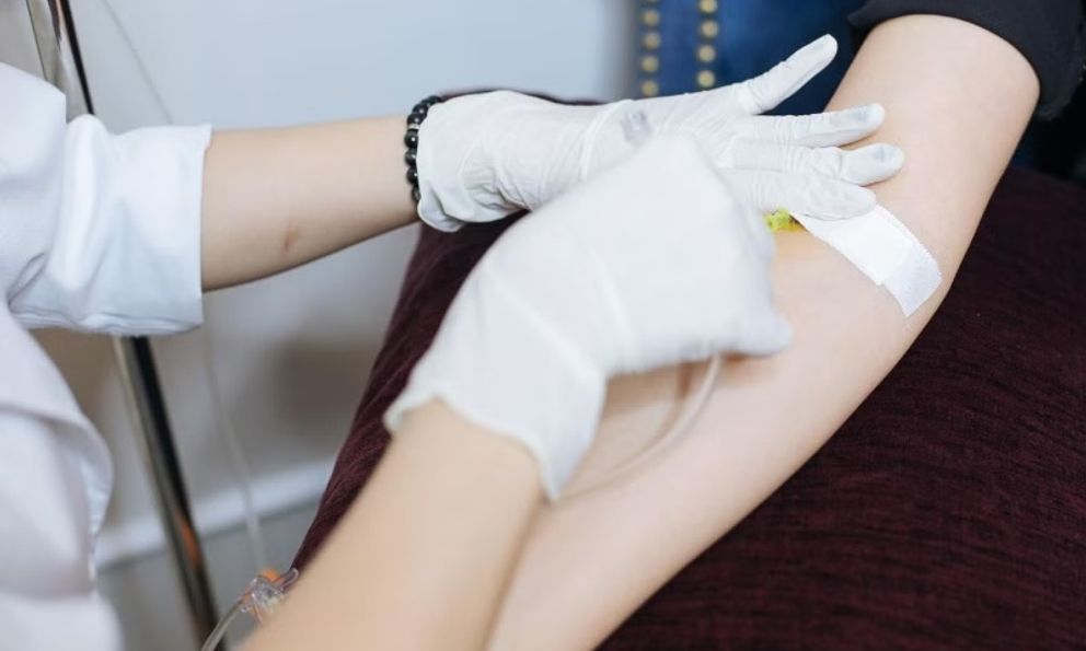 Bác sĩ Bệnh viện Da liễu Trung ương cảnh báo: 1 trào lưu làm đẹp có thể gây nguy hiểm tính mạng