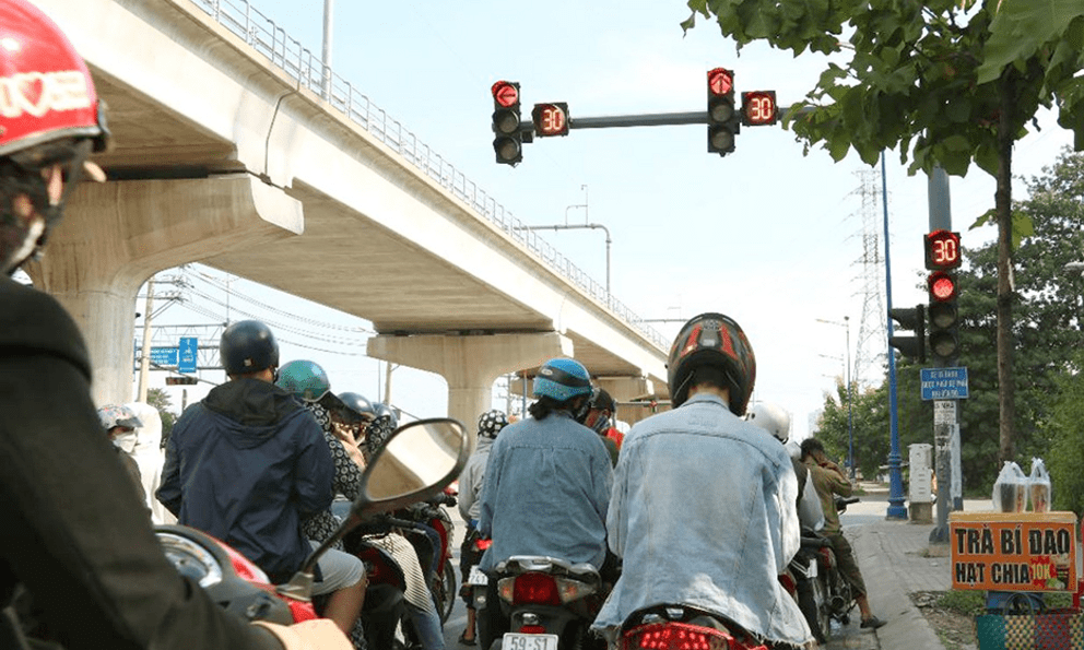 Dừng đèn đỏ kiểu này có thể bị phạt tới 22 triệu đồng, người dân chú ý