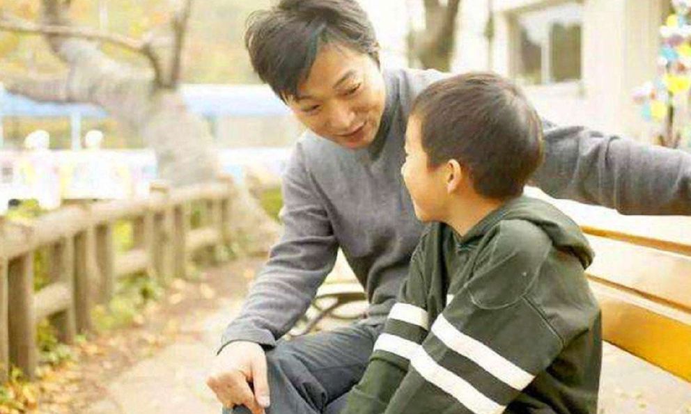Nếu có 4 dấu hiệu lạ này, trẻ không hư mà cực kỳ hiếu thảo: Cha mẹ đừng hiểu lầm con