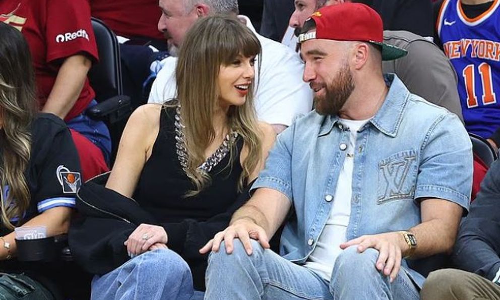 Là siêu sao nổi tiếng toàn cầu, liệu Taylor Swift có đổi họ sau khi cưới chồng cầu thủ kém nổi hơn mình rất nhiều lần?