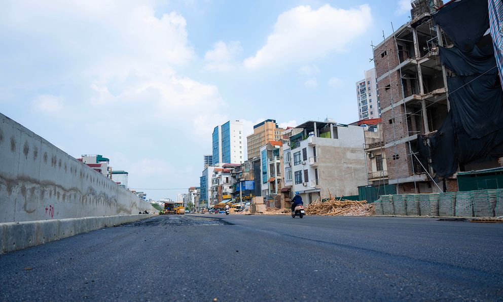 Hà Nội: Diện mạo bất ngờ trên tuyến vành đai 1 Hoàng Cầu - Voi Phục những ngày đầu tháng 6
