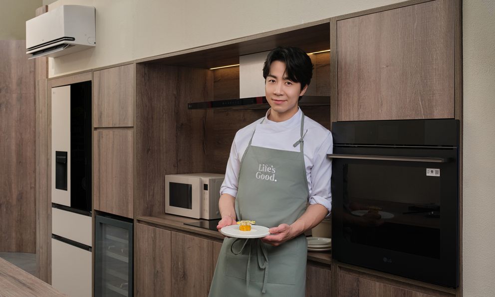 Đầu bếp Michelin Son Jong-won mang phong vị Hàn Quốc đến không gian bếp hiện đại tại Another Saigon by LG