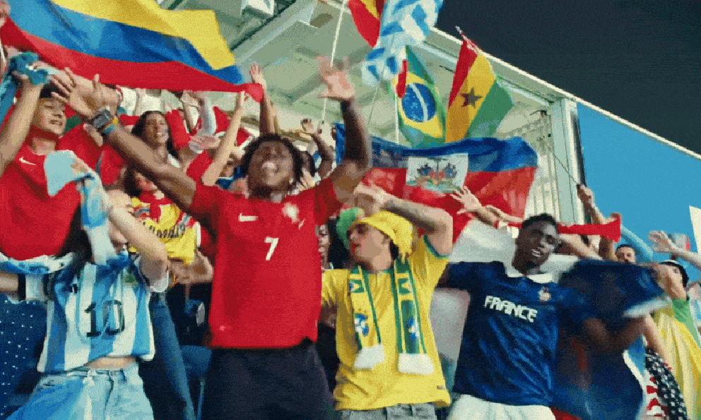 Người đánh bại Lisa và nữ hoàng World Cup