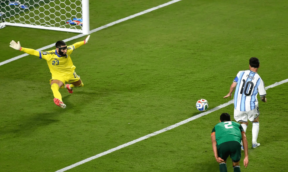 Ngay cả quả bóng World Cup cũng phải 