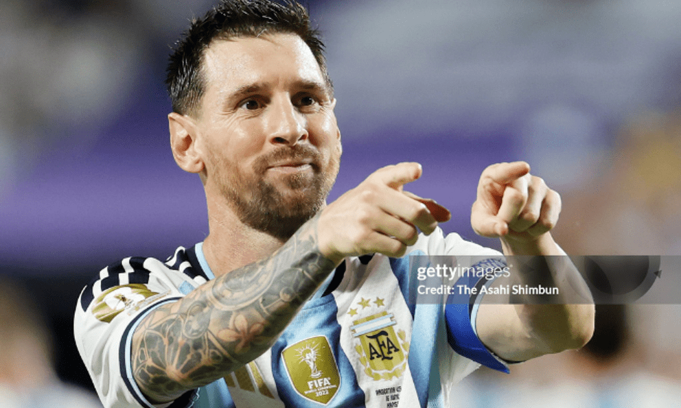 Messi tuyên bố chỉ so sánh bản thân với một người duy nhất, không phải Ronaldo hay cầu thủ bóng đá nào khác