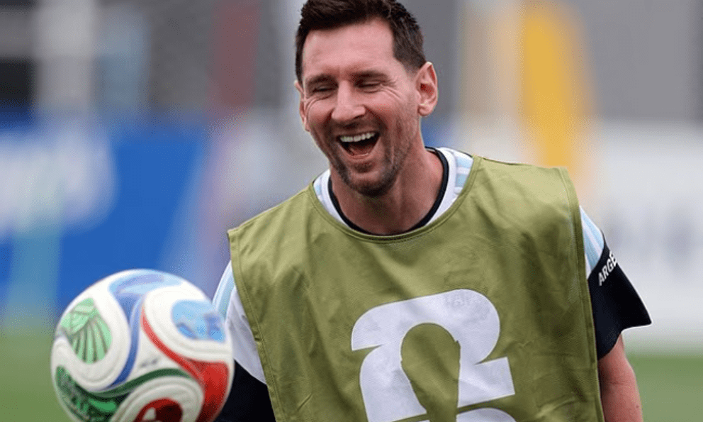 Cơn sốt Messi tại World Cup 2026: Tin đồn bố qua đời gây chấn động, 500kg thịt mang sang Mỹ, fan đạp xe 9 tháng chỉ để gặp idol