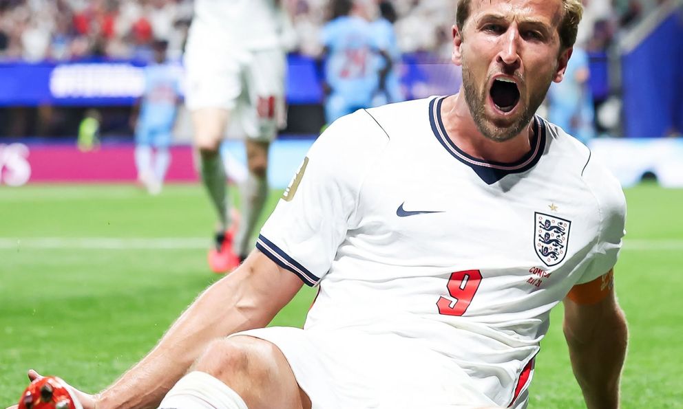 Bùng nổ cảm xúc: Harry Kane lập cú đúp siêu đẳng cứu tuyển Anh thoát thua ngoạn mục, tạo kỳ tích vô tiền khoáng hậu 