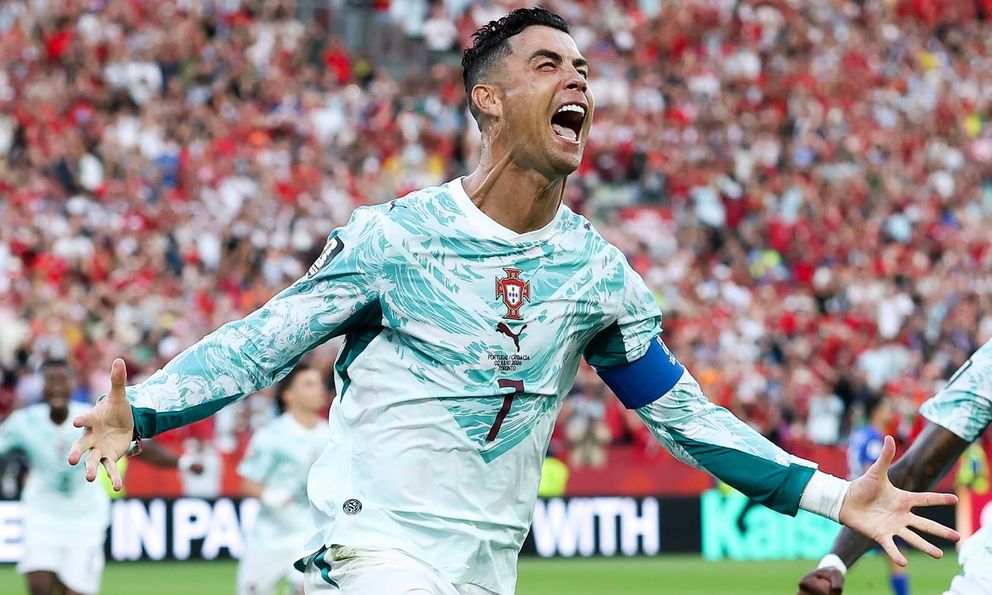 Vỡ oà cảm xúc: Ronaldo đi vào lịch sử, lần đầu tiên ghi bàn ở vòng knock-out World Cup 
