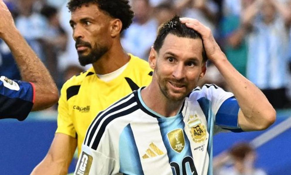 Messi đá phạt gây tranh cãi: Thực hiện khi đối thủ còn đang xếp hàng rào, vẫn không thắng nổi 