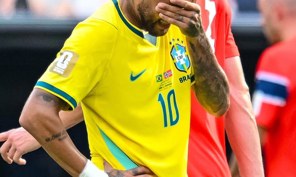 Neymar bật khóc tạm biệt World Cup: Vũ điệu Samba cuối cùng dang dở