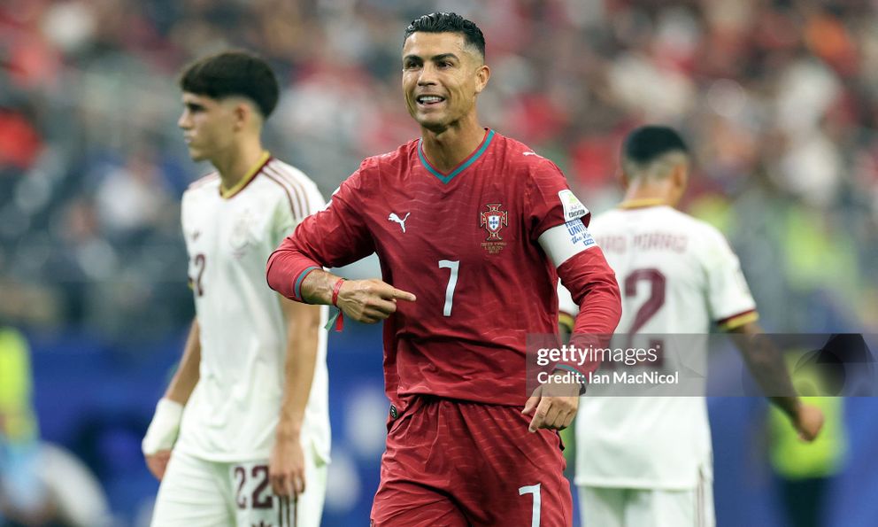 Ronaldo lập loạt kỷ lục cùng ĐT Bồ Đào Nha sau kỳ World Cup cuối cùng trong sự nghiệp