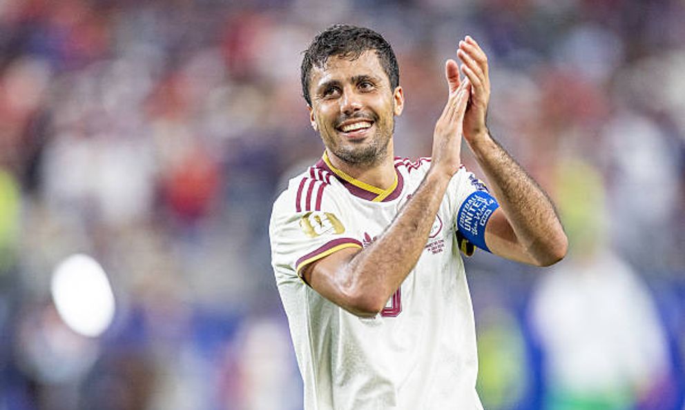 Rodri cảnh báo Messi: 