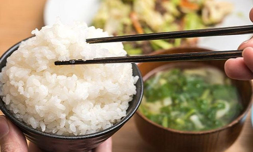 Vì sao người Việt ăn cơm phải có canh?