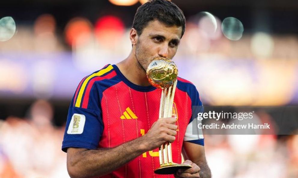 Rodri xúc động khi cùng Tây Ban Nha vô địch và giành Quả bóng vàng World Cup 2026: 