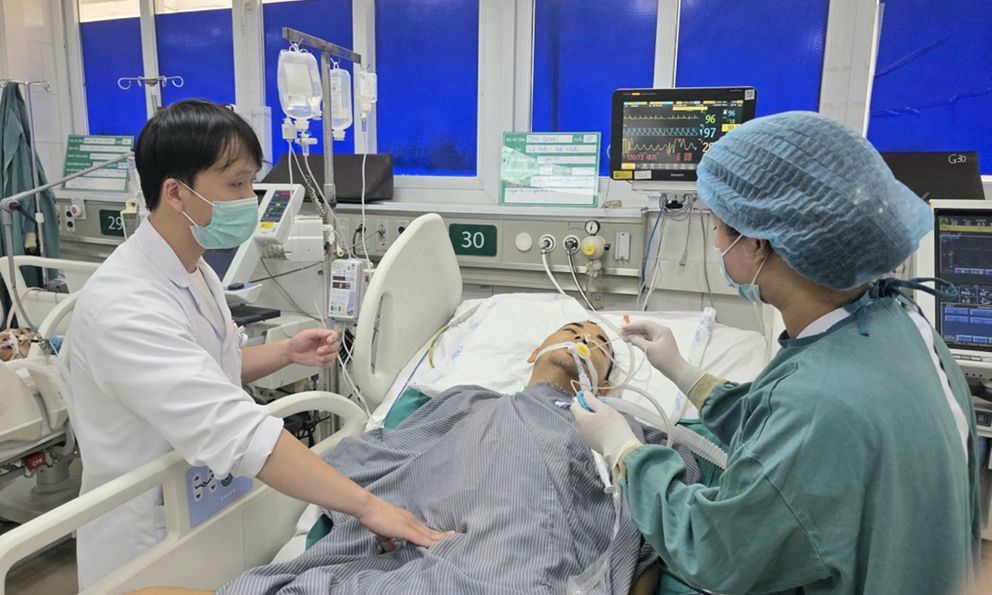 Không bỏ cuộc trước lằn ranh sinh tử: Bác sĩ Bạch Mai cứu sống liên tiếp 2 ca sốt rét ác tính nguy kịch, WHO quyết định làm ngay 1 việc