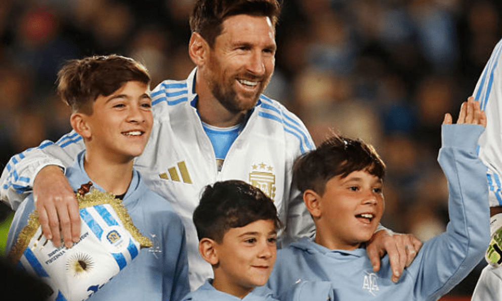 Argentina phấn chấn sau World Cup vì viễn cảnh Messi và con trai cả Thiago cùng ra sân ở World Cup 2030