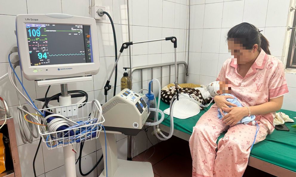 Chỉ sau 3 ngày ho, nghẹt mũi, trẻ 14 ngày tuổi ở Nam Định phải nhập viện thở máy vì 1 loại virus đang tăng nhanh vào mùa hè