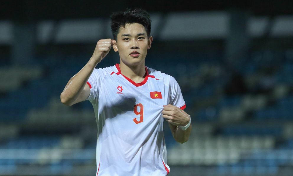 Đình Bắc bị HLV Kim Sang-sik chê 