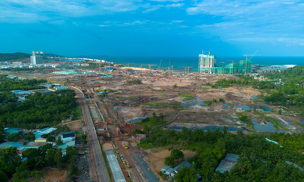 Tuyến đường sắt 9.000 tỷ đồng trên đảo nổi tiếng của Việt Nam nhìn từ trên cao: 3 tầng không gian và cuộc chạy đua với thời gian chưa từng có
