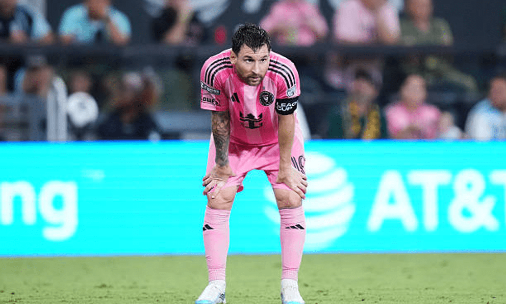 Messi kiên cường trở lại thi đấu sau tang lễ của cha, tiếc là Inter Miami thua đau và bị loại