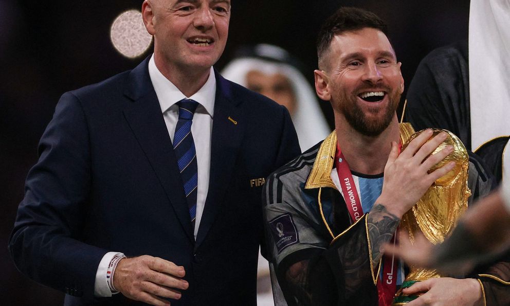 Chủ tịch FIFA Gianni Infantino tri ân Messi: 