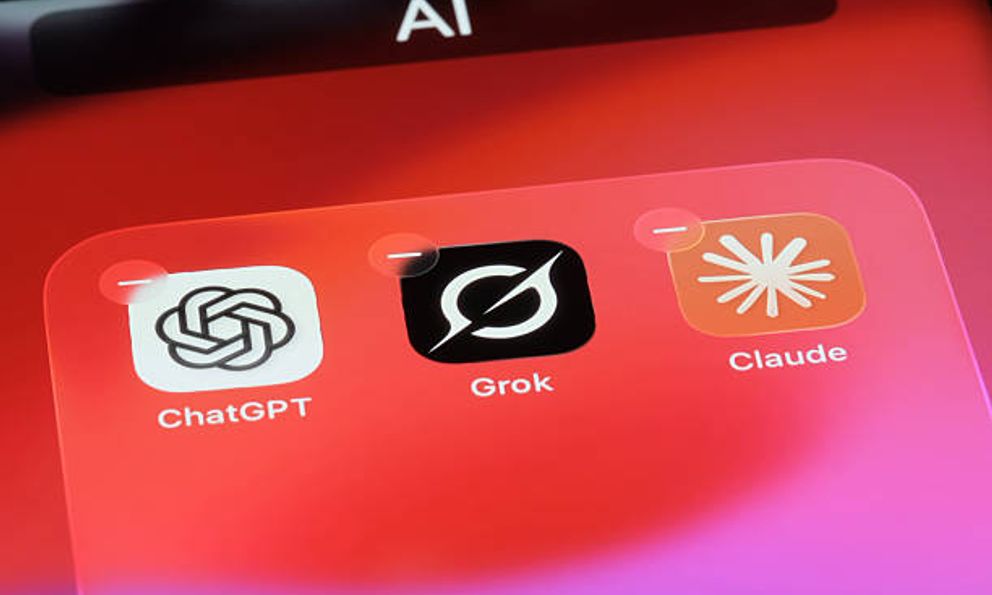 Claude, ChatGPT và Grok sập trên toàn cầu