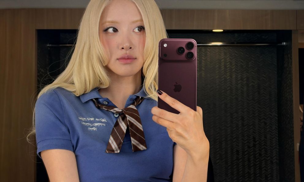Cả thế giới ganh tị, Rosé là người đầu tiên selfie bằng iPhone 18 Pro
