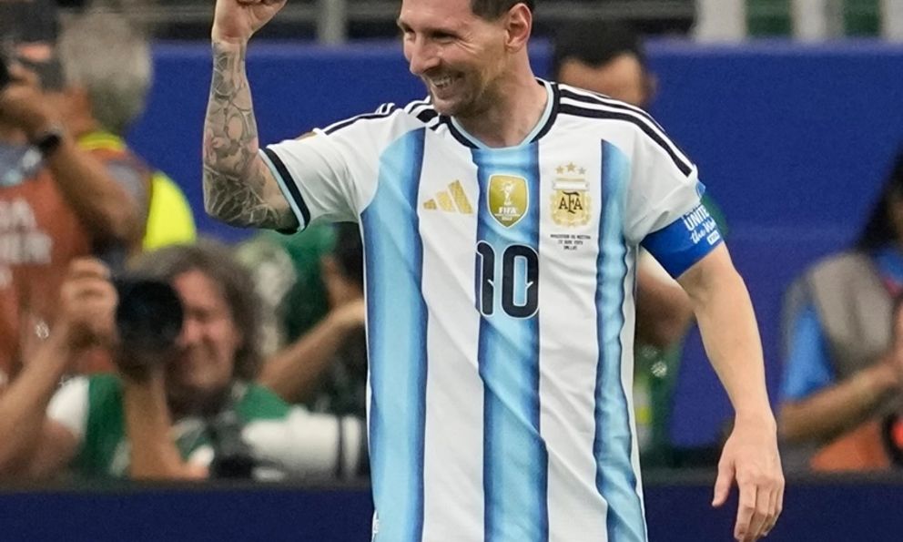 Messi bất ngờ trở lại tuyển Argentina 