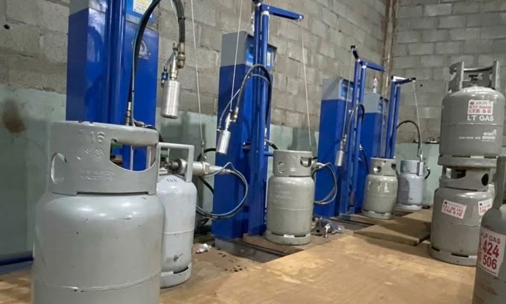 TP.HCM: Khởi tố 10 bị can trong đường dây gas giả quy mô lớn, tuồn ra thị trường hơn 42.000 bình