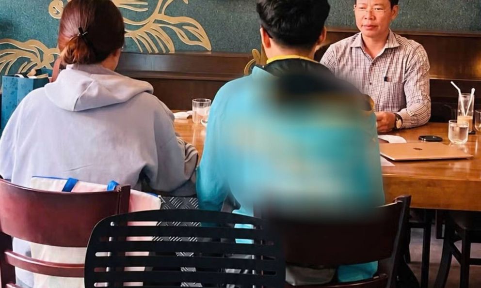 Khởi tố, tạm giam con trai người giữ trẻ vì xâm hại 2 bé gái ở Đồng Nai