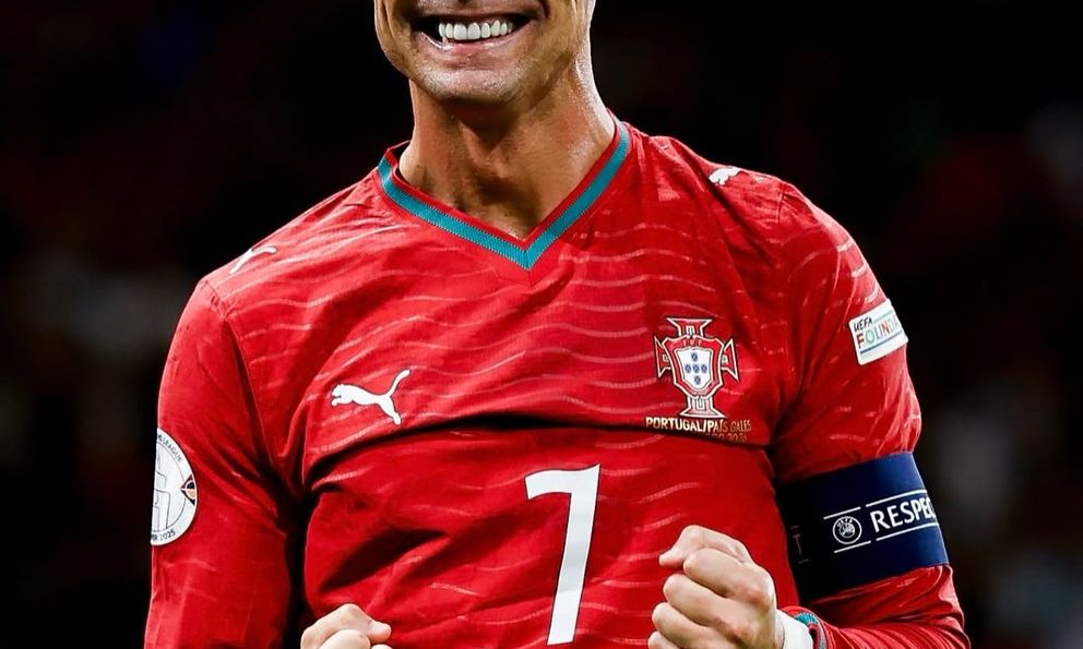 Ronaldo ăn mừng hụt 