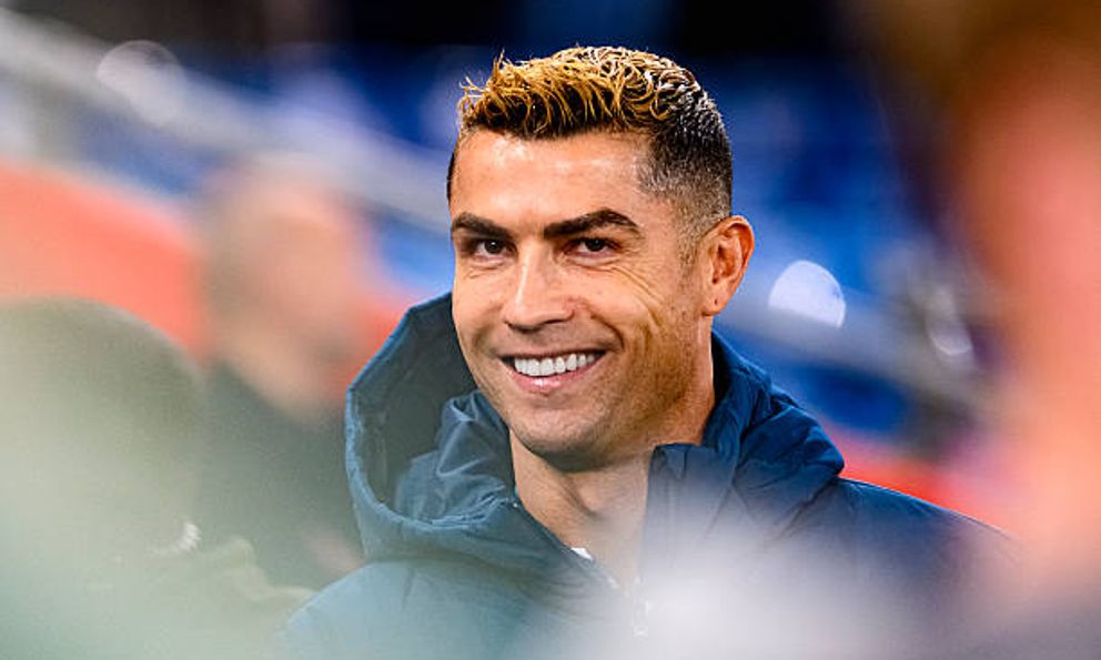 Tin được không, Ronaldo lần đầu dự bị 90 phút sau 18 năm