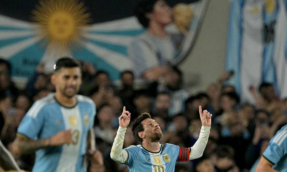 Messi lập kỷ lục với 208 trận đấu, 126 bàn thắng và 70 kiến tạo 