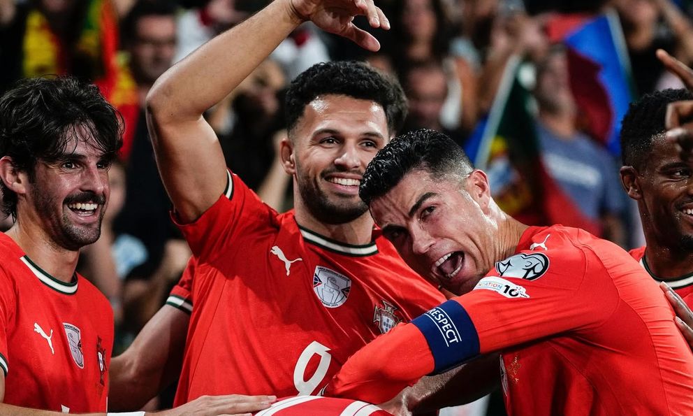 Lạ lùng không một cầu thủ Bồ Đào Nha nào yêu thích bài viết của Ronaldo