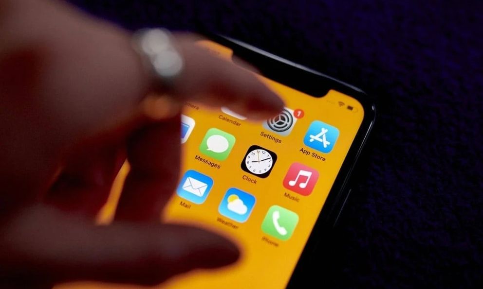 Mã độc nhắm tới người dùng iPhone, có thể âm thầm truy cập ảnh và mật khẩu