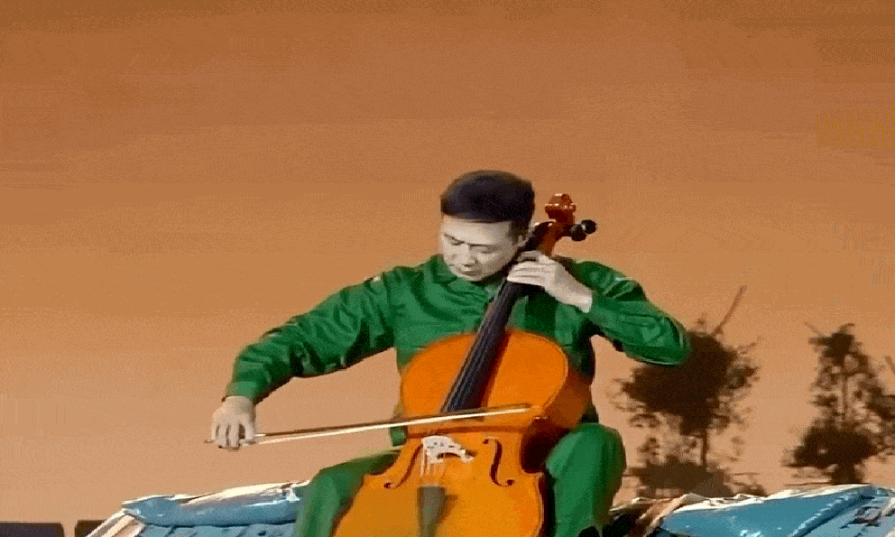 Hoàng tử cello tái xuất: MC nổi tiếng khắp Việt Nam là thủ khoa Nhạc viện, cứ lên sân khấu khắc 