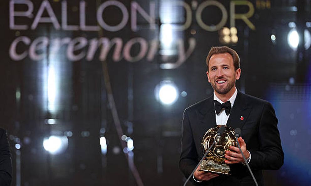Harry Kane lần đầu tiên giành Quả Bóng Vàng 2026, giải 'cơn khát' 25 năm cho bóng đá Anh
