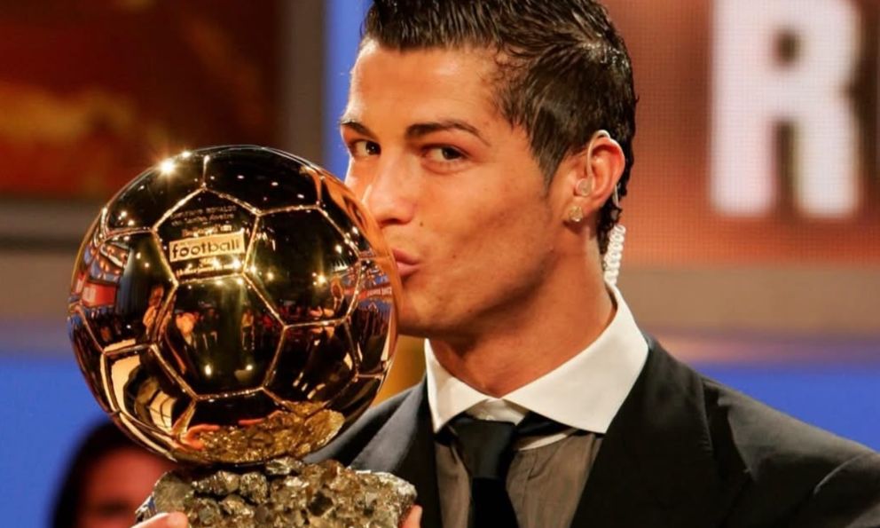 Ronaldo lên tiếng sau khi thắng Messi giành Quả bóng Vàng vĩ đại nhất lịch sử